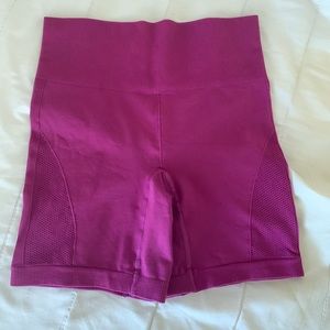 EUC Lululemon 7” shorts | 4